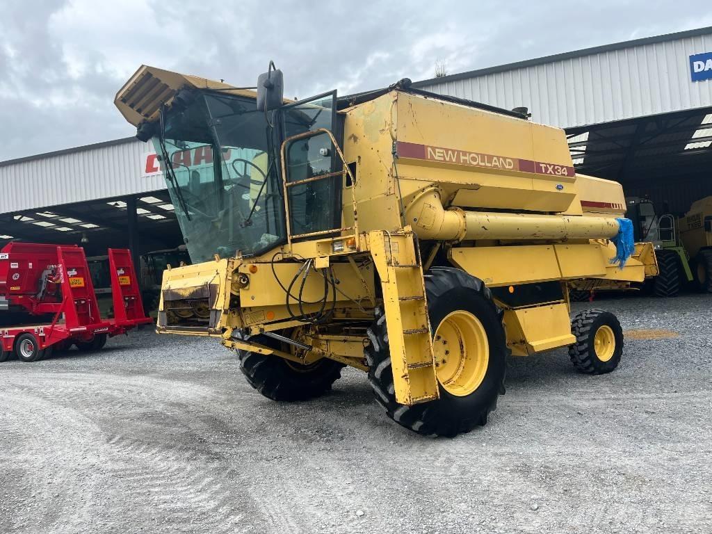 New Holland TX 34 联合收割机
