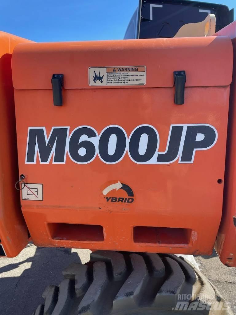 JLG M-600-JP 曲臂高空工作平台