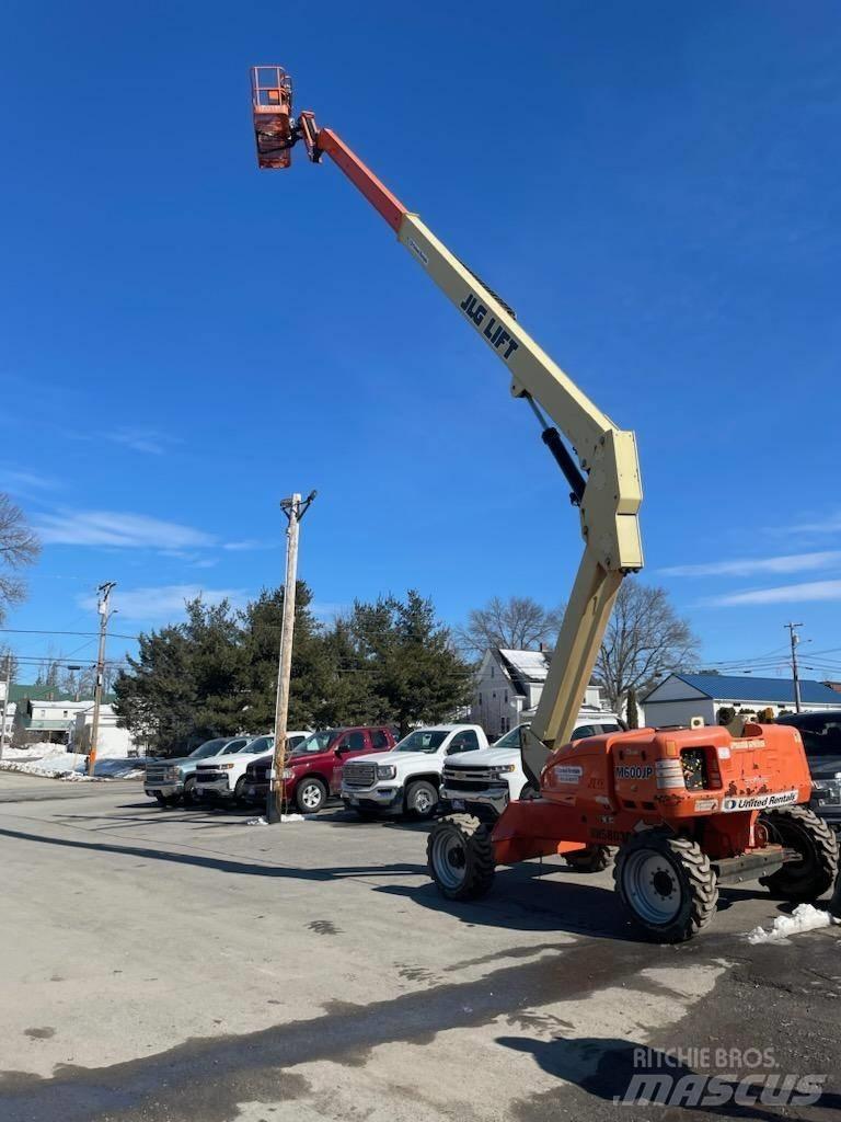 JLG M-600-JP 曲臂高空工作平台