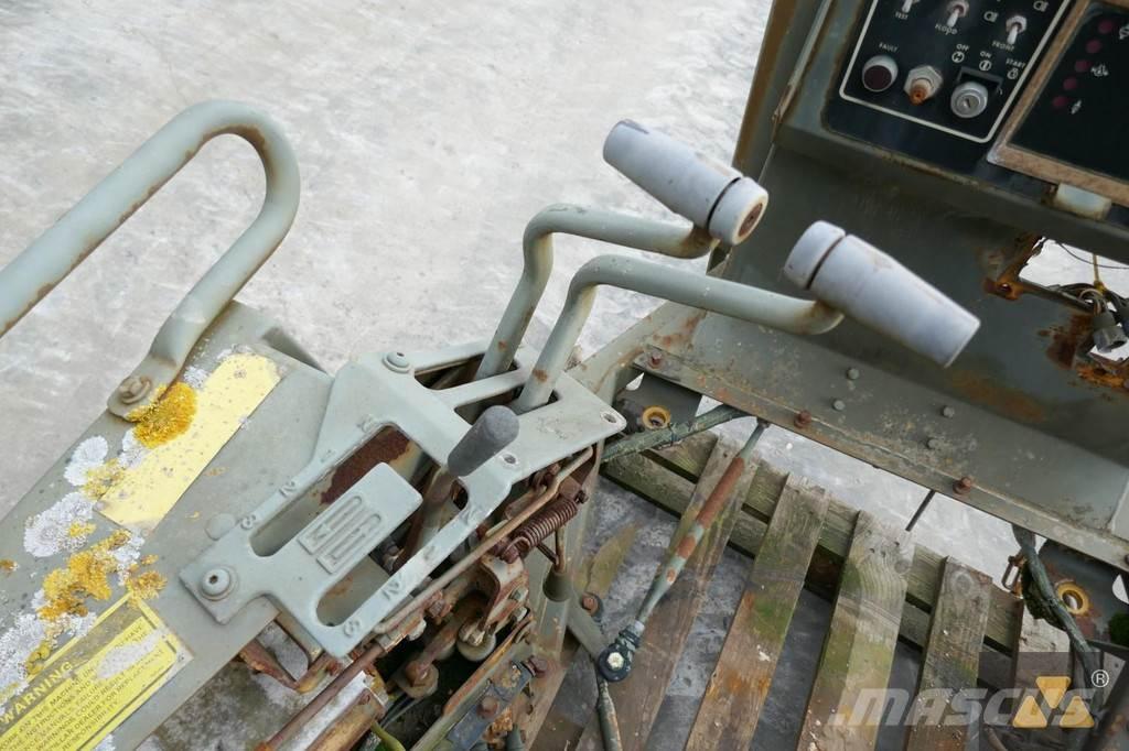 CAT 6T-3309 驾驶室与内部