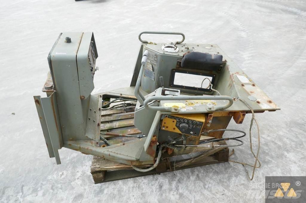 CAT 6T-3309 驾驶室与内部