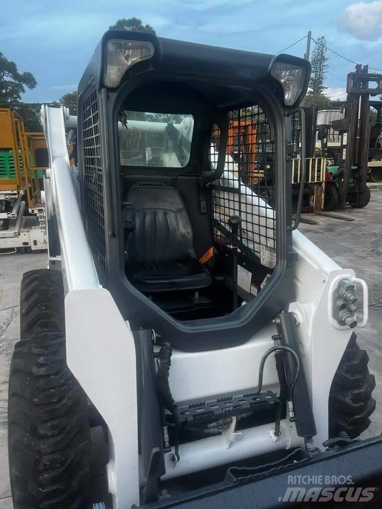 Bobcat S570 滑移装载机