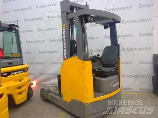 Jungheinrich ETV 325 前移式叉车