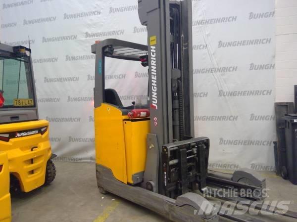 Jungheinrich ETV 325 前移式叉车