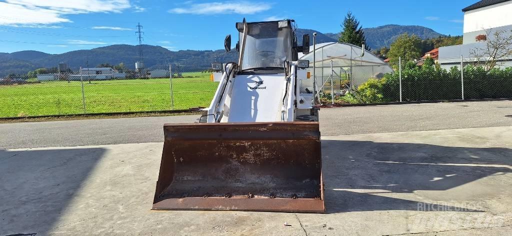 Bobcat 2400 轮式装载机