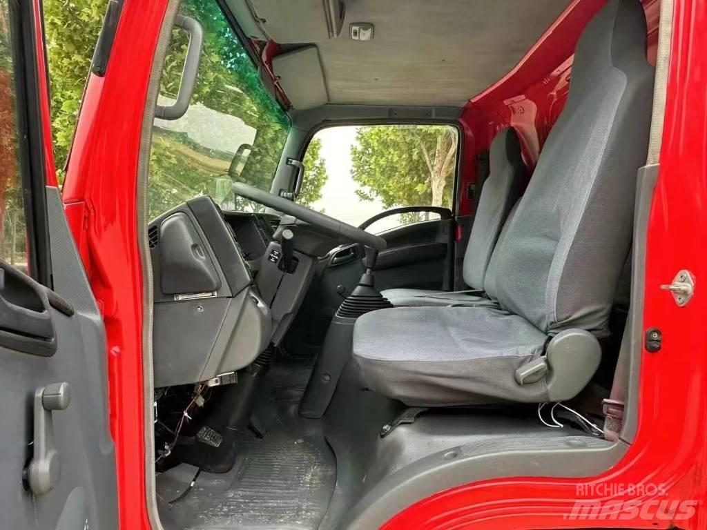 Isuzu ELF 市政车