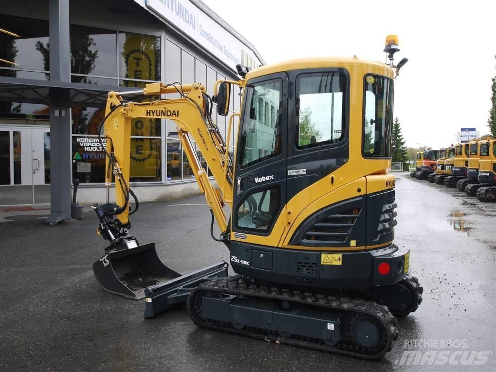 Hyundai R25Z-9AK 小型挖掘机