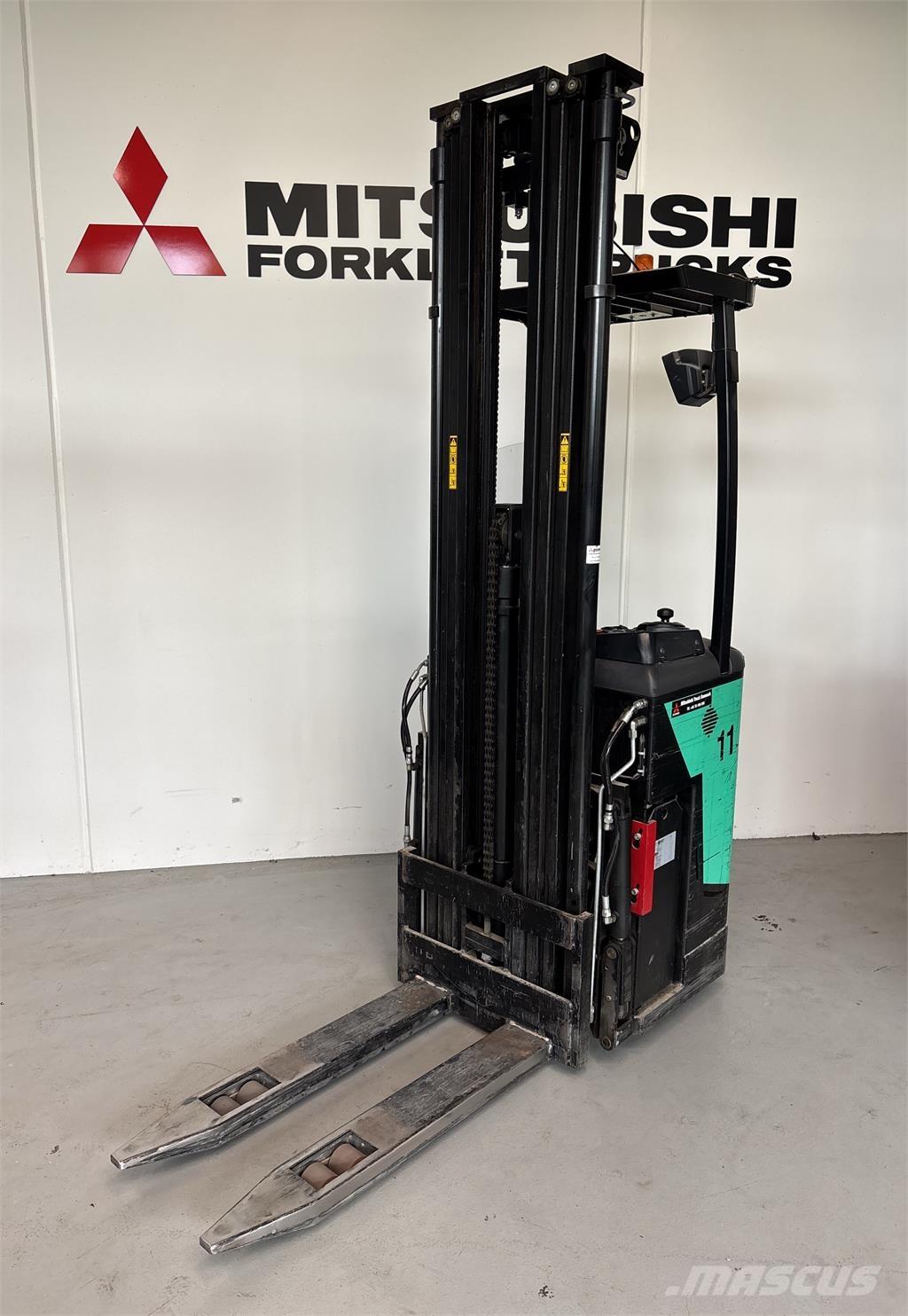 Mitsubishi SBR16N 行走式堆垛机