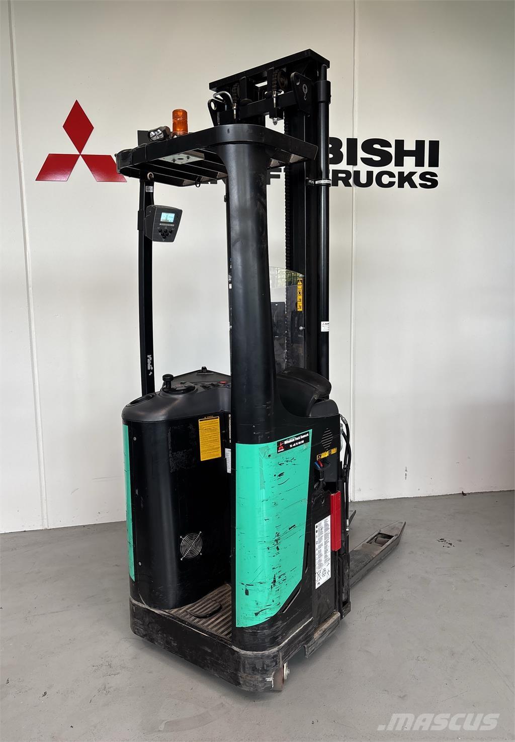 Mitsubishi SBR16N 行走式堆垛机