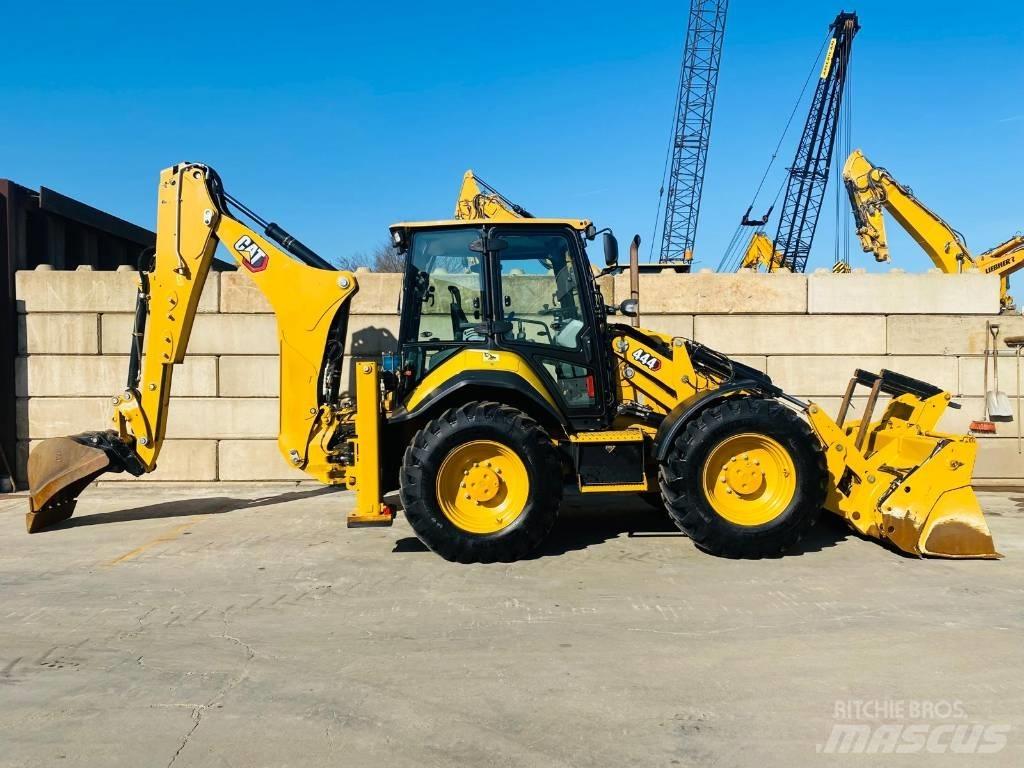 CAT 444  4x4 反铲装载机