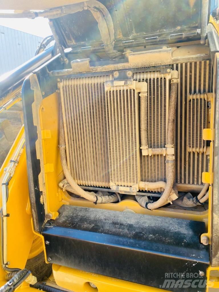 CAT 444  4x4 反铲装载机