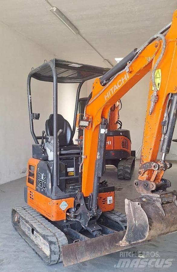 Hitachi ZX19U 小型挖掘机
