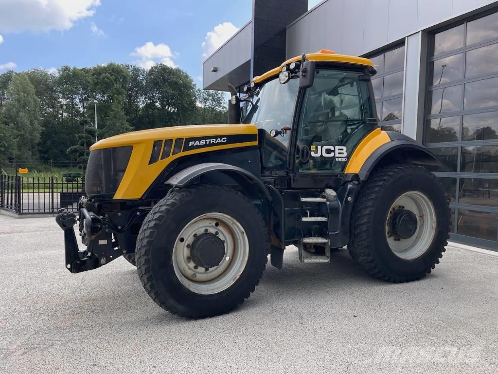 JCB Fastrac 8250 拖拉机/农用车