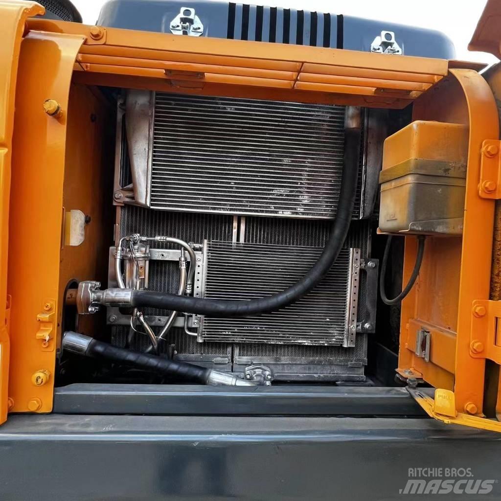 Hyundai R220-9S 履带挖掘机