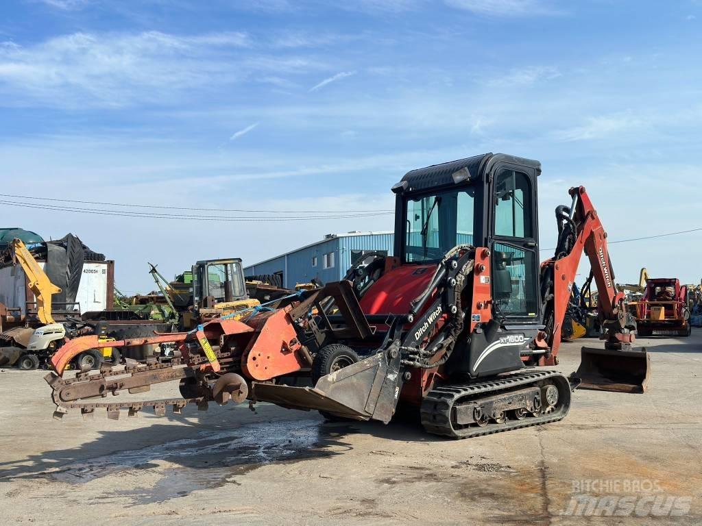 Ditch Witch XT 1600 反铲装载机