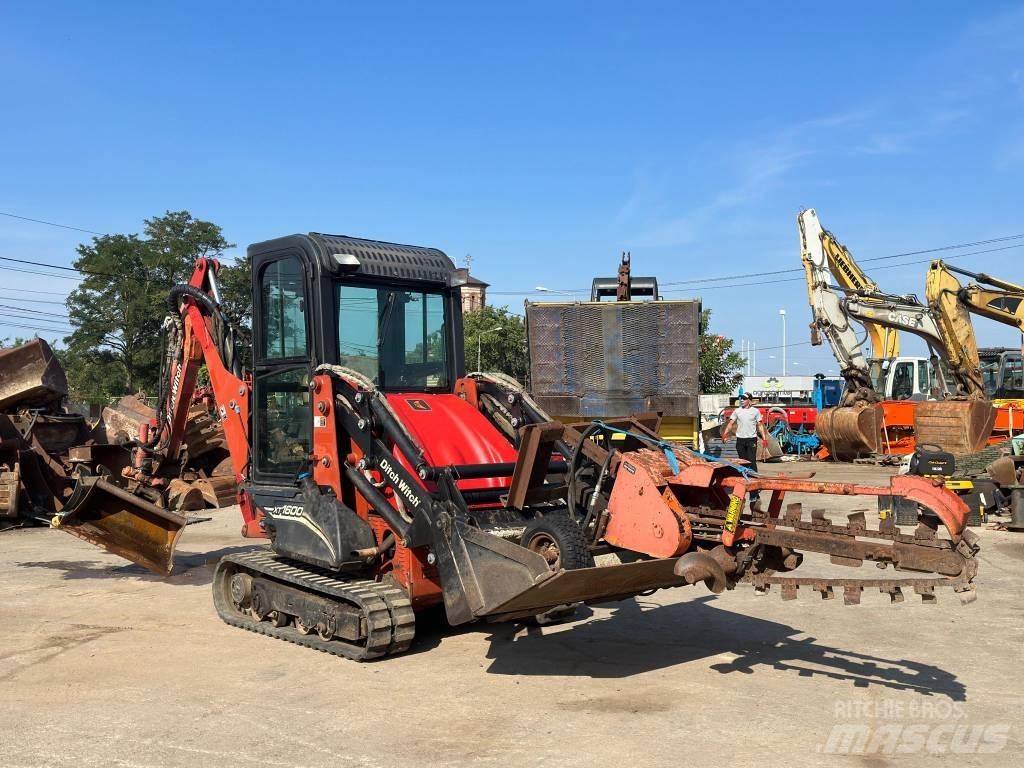 Ditch Witch XT 1600 反铲装载机