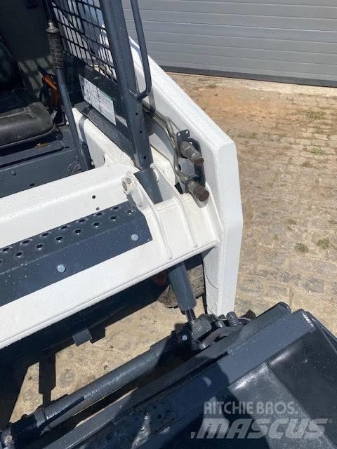 Bobcat S 100 滑移装载机