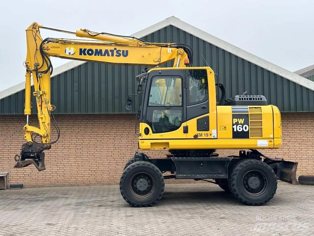 Komatsu PW160-8 轮式挖掘机