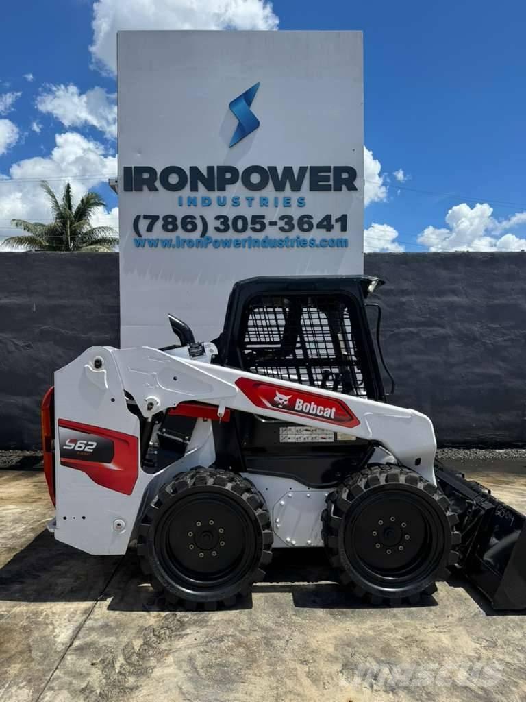 Bobcat S 62 滑移装载机