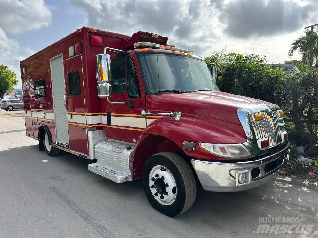 International 4300 救护车