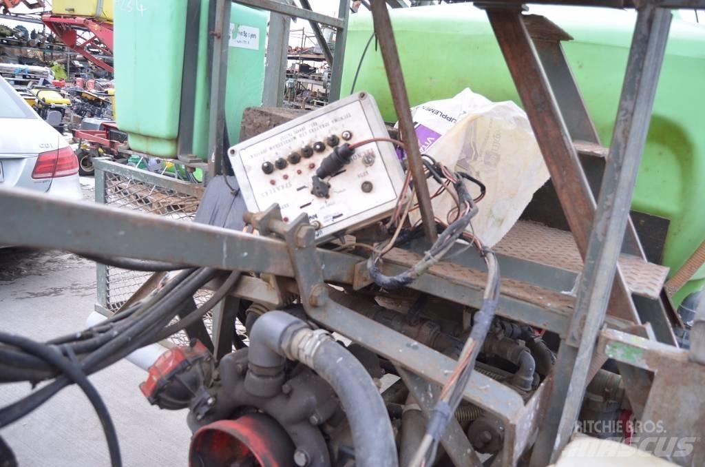  Technoma 2500 牵引式喷雾机