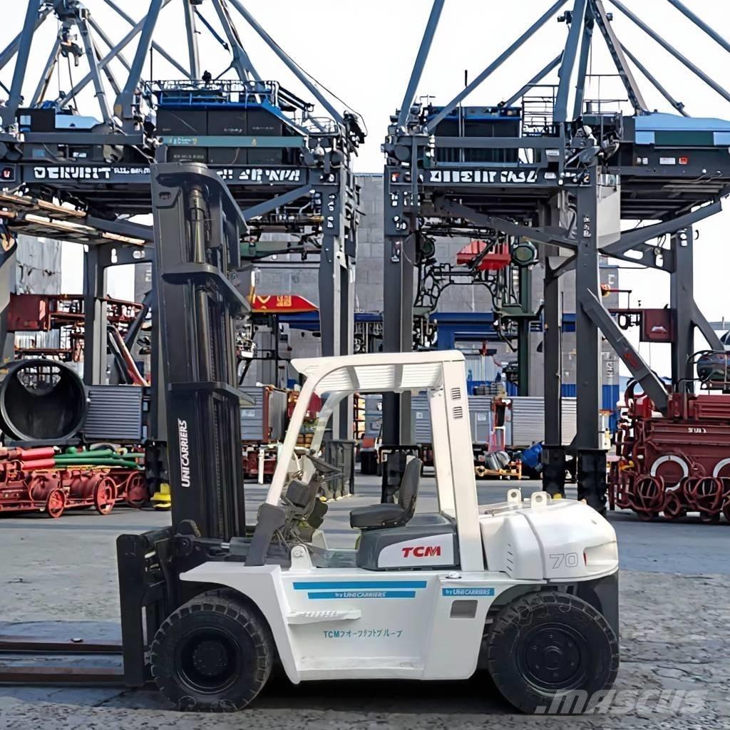 TCM FD 70 Z8 厢式货车