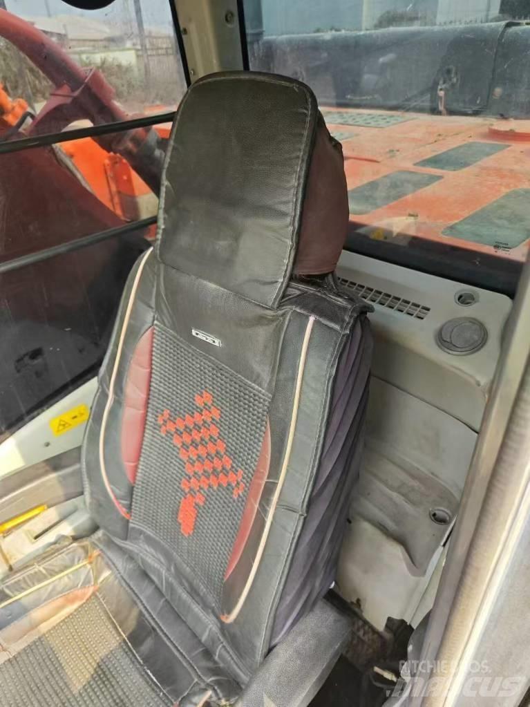 Hitachi 470 履带挖掘机