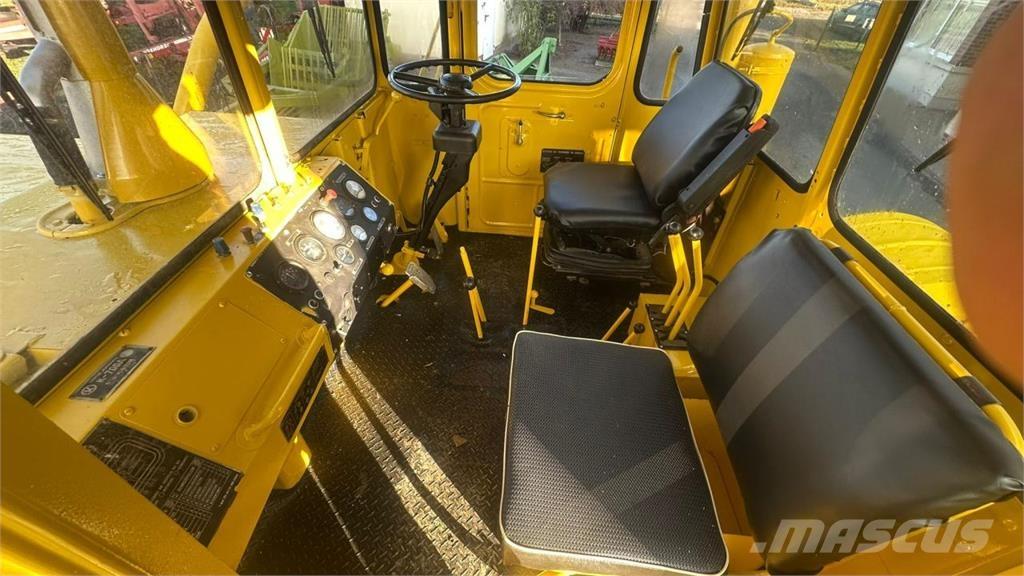 Kirovets K700A V8 拖拉机/农用车