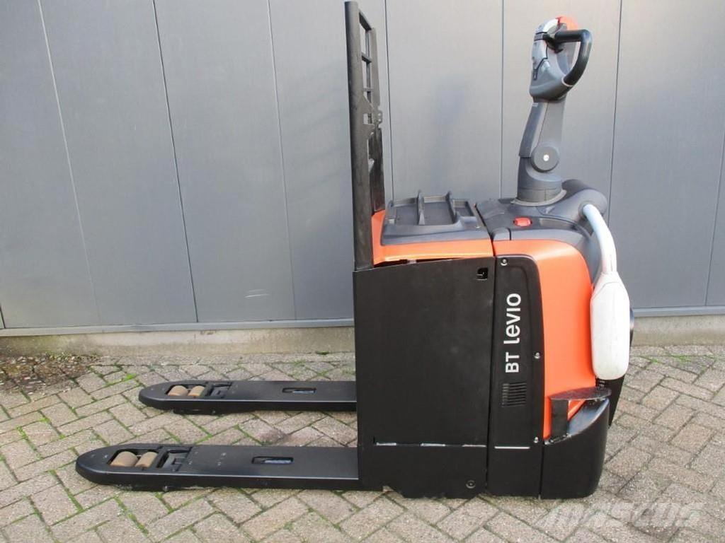 Toyota LPE250 电动搬运车