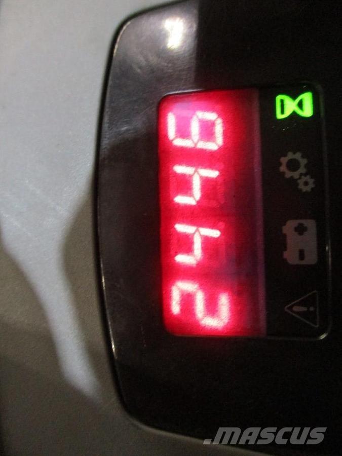 Toyota LPE250 电动搬运车