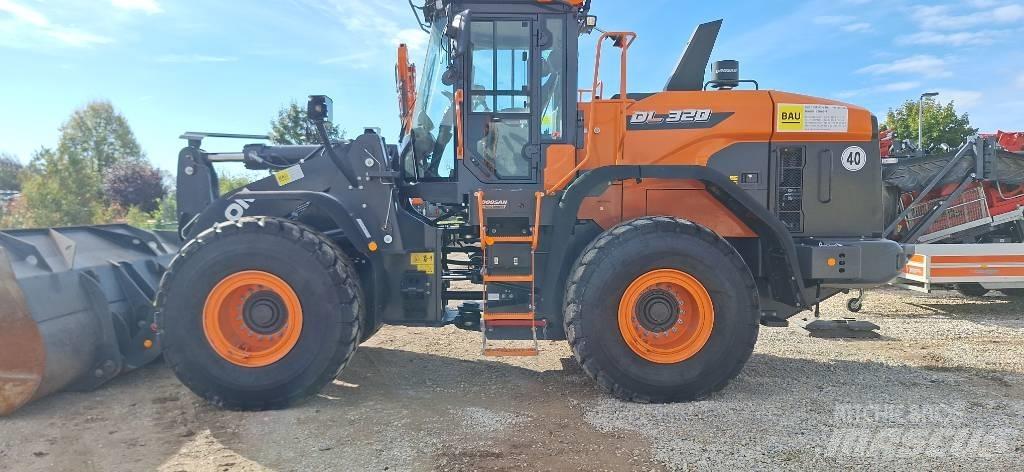 Doosan DL 320-7 轮式装载机