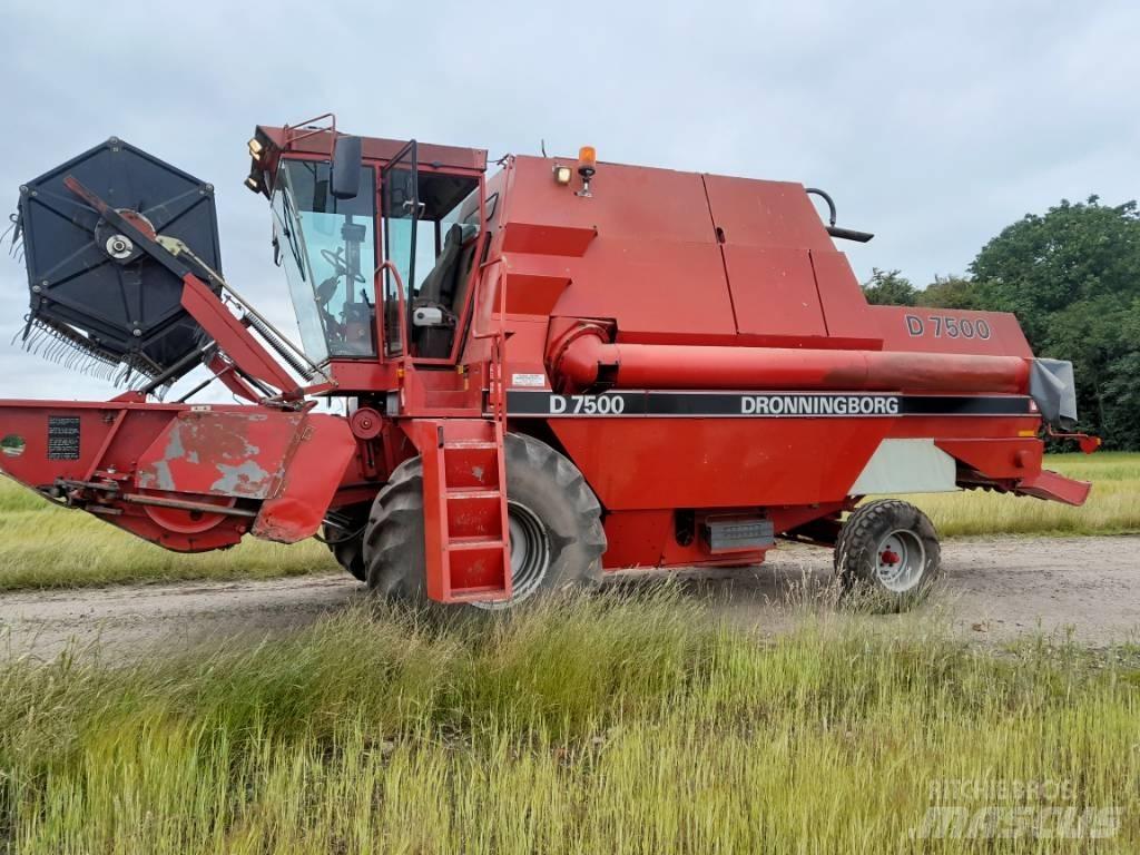 Dronningborg D7500 联合收割机