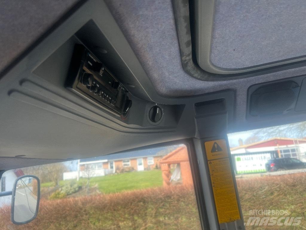 New Holland 7740 拖拉机/农用车