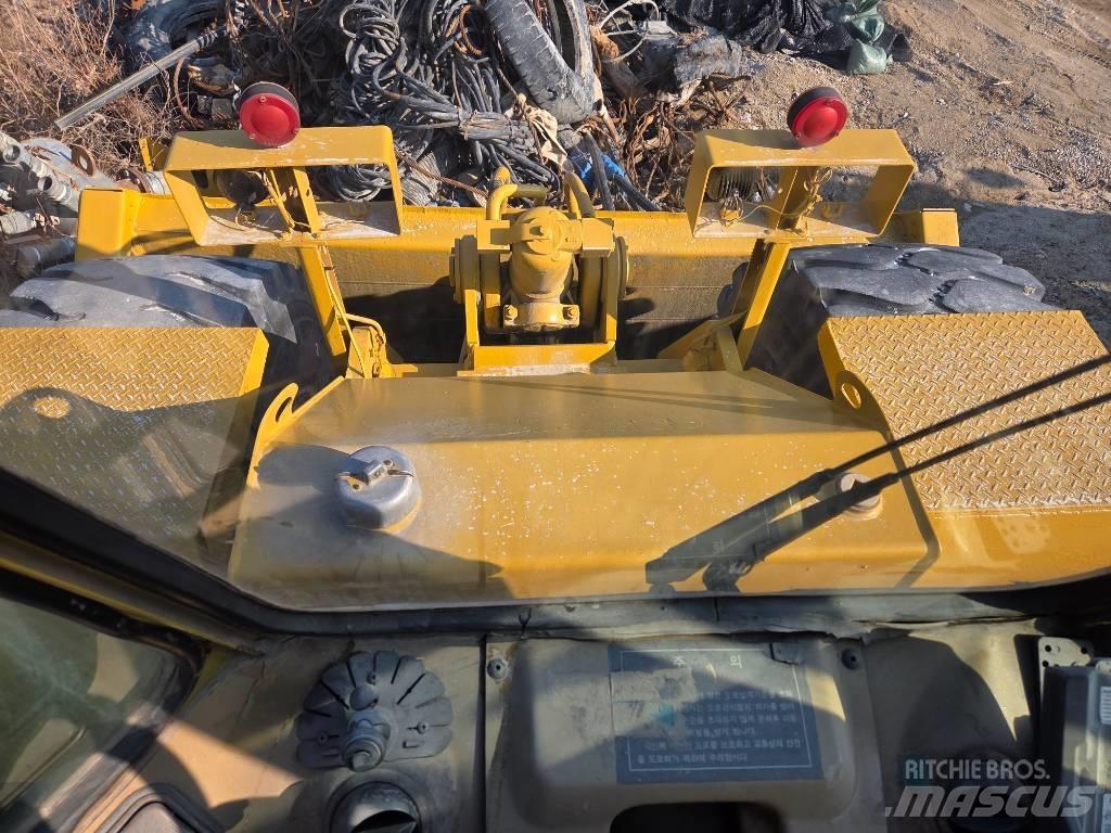 CAT 824c 轮式推土机