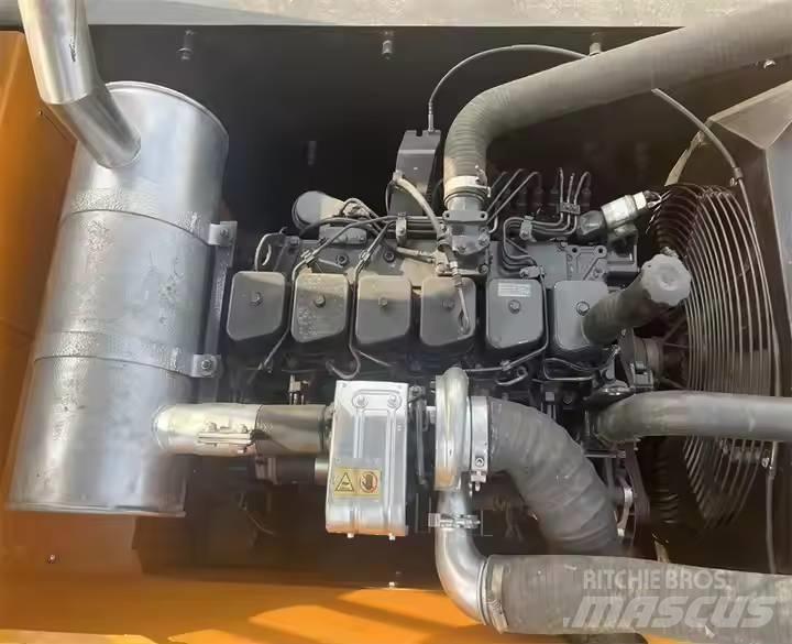 Hyundai R220-9S 履带挖掘机