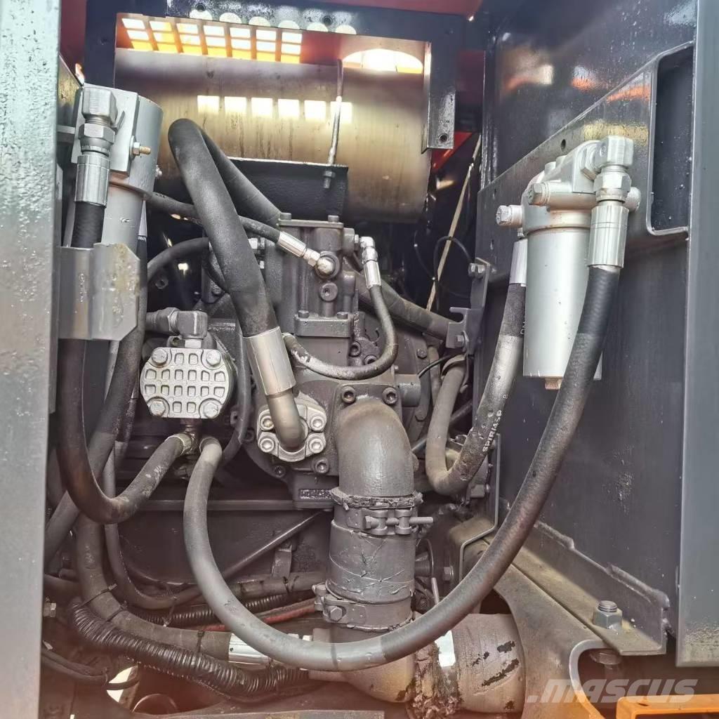Hitachi EX 100 W D 轮式挖掘机