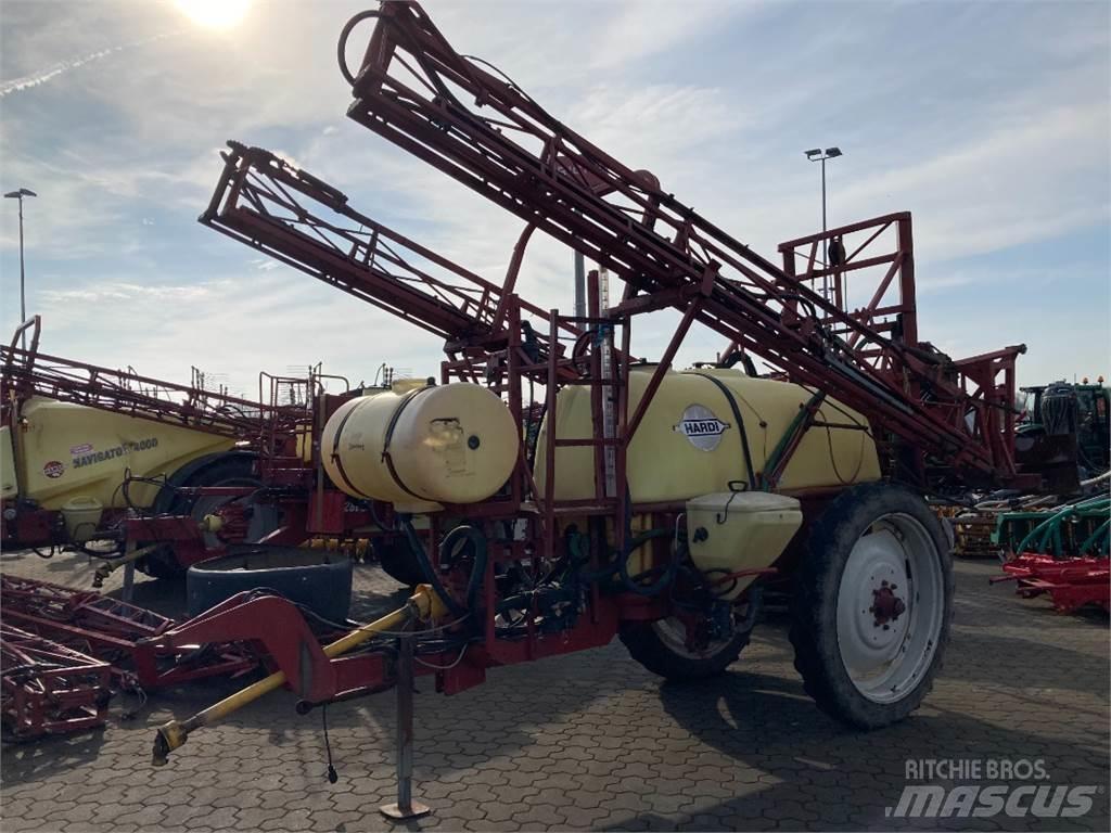Hardi TZY 2400 牵引式喷雾机