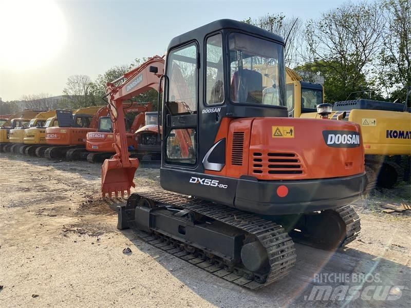 Doosan DX 55 轮式挖掘机