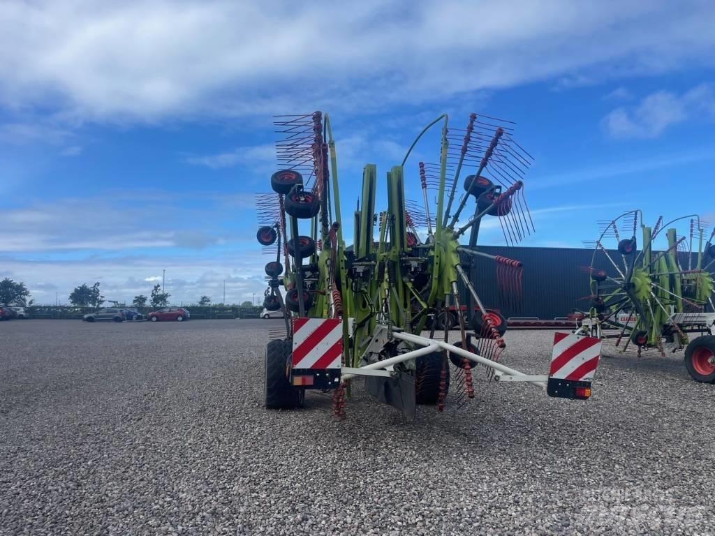 CLAAS Liner 4000 HHV 犁耙和摊草机
