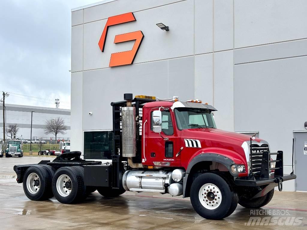 Mack Granite 救援车