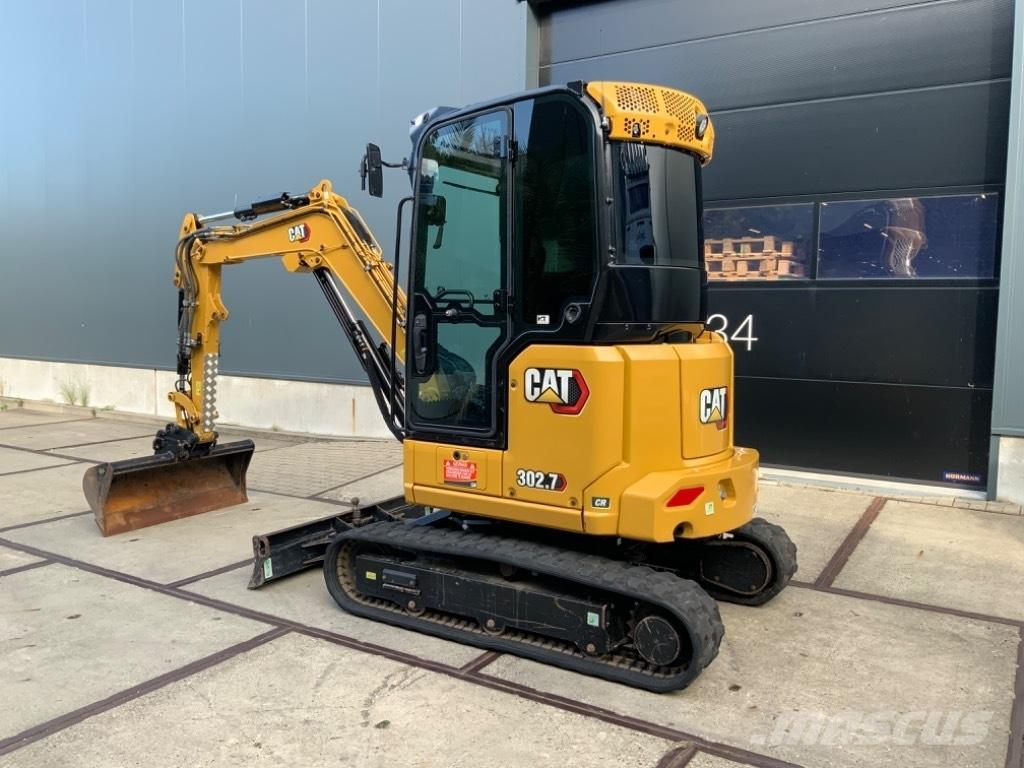 CAT 302.7 CR 小型挖掘机