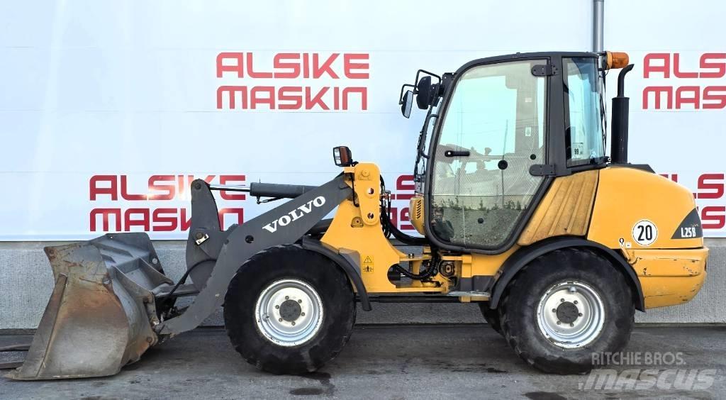 Volvo L 25 B 轮式装载机