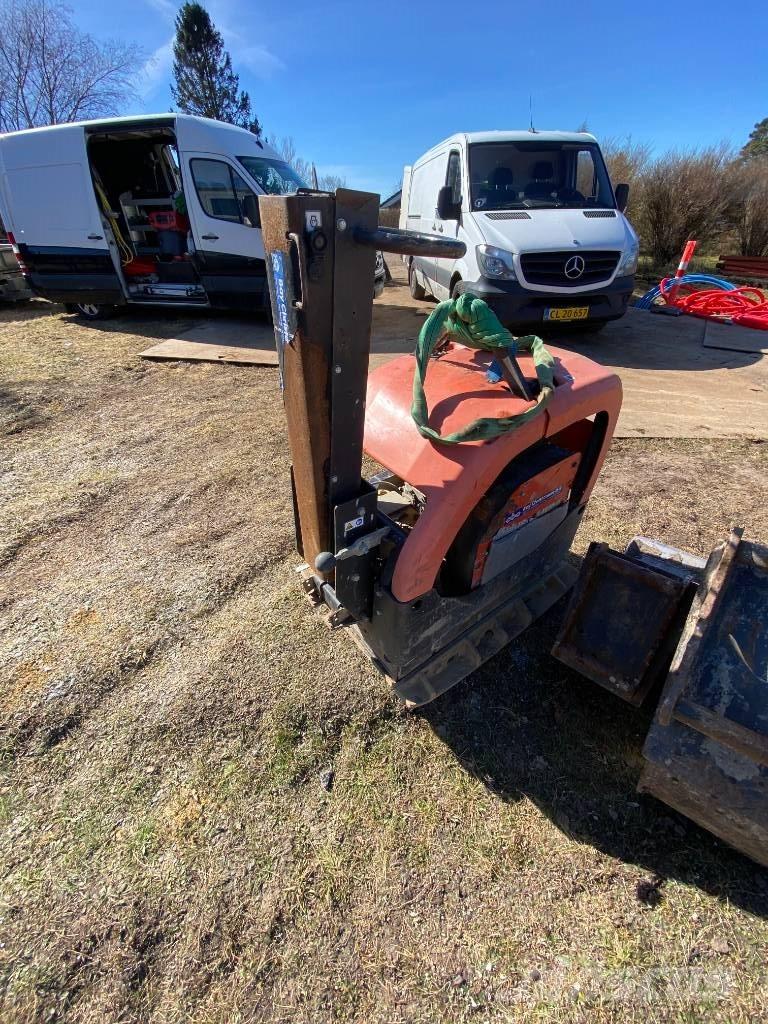 Husqvarna LG504 平板夯