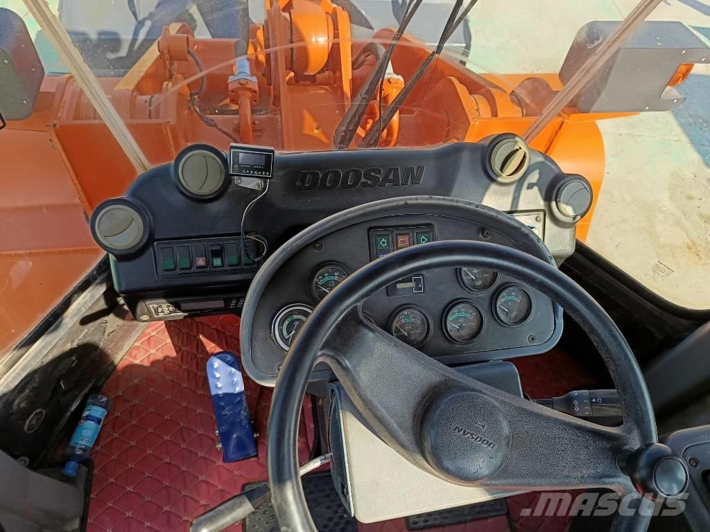 Doosan DL 505 轮式装载机