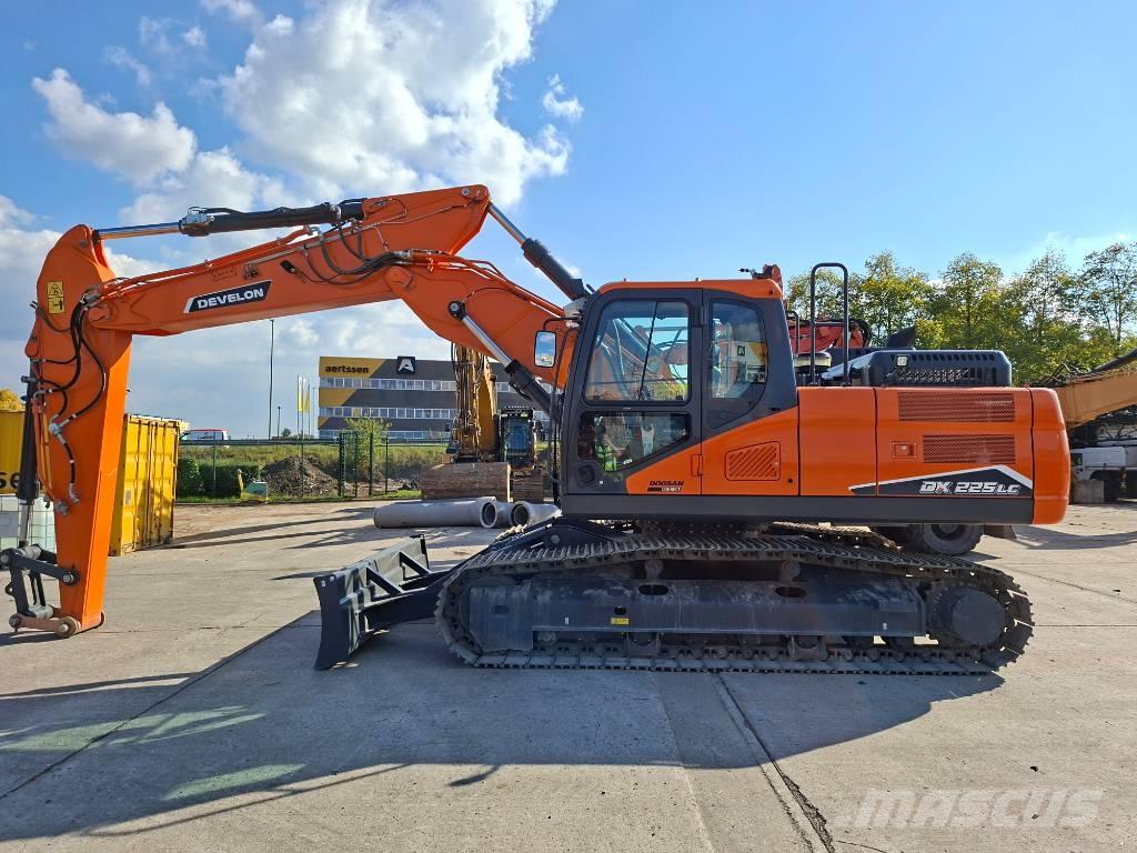 Develon DX 225 LC-7 履带挖掘机