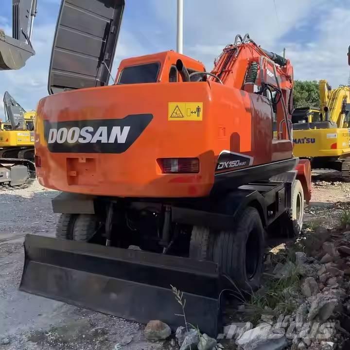 Doosan DX150W-9C 轮式挖掘机