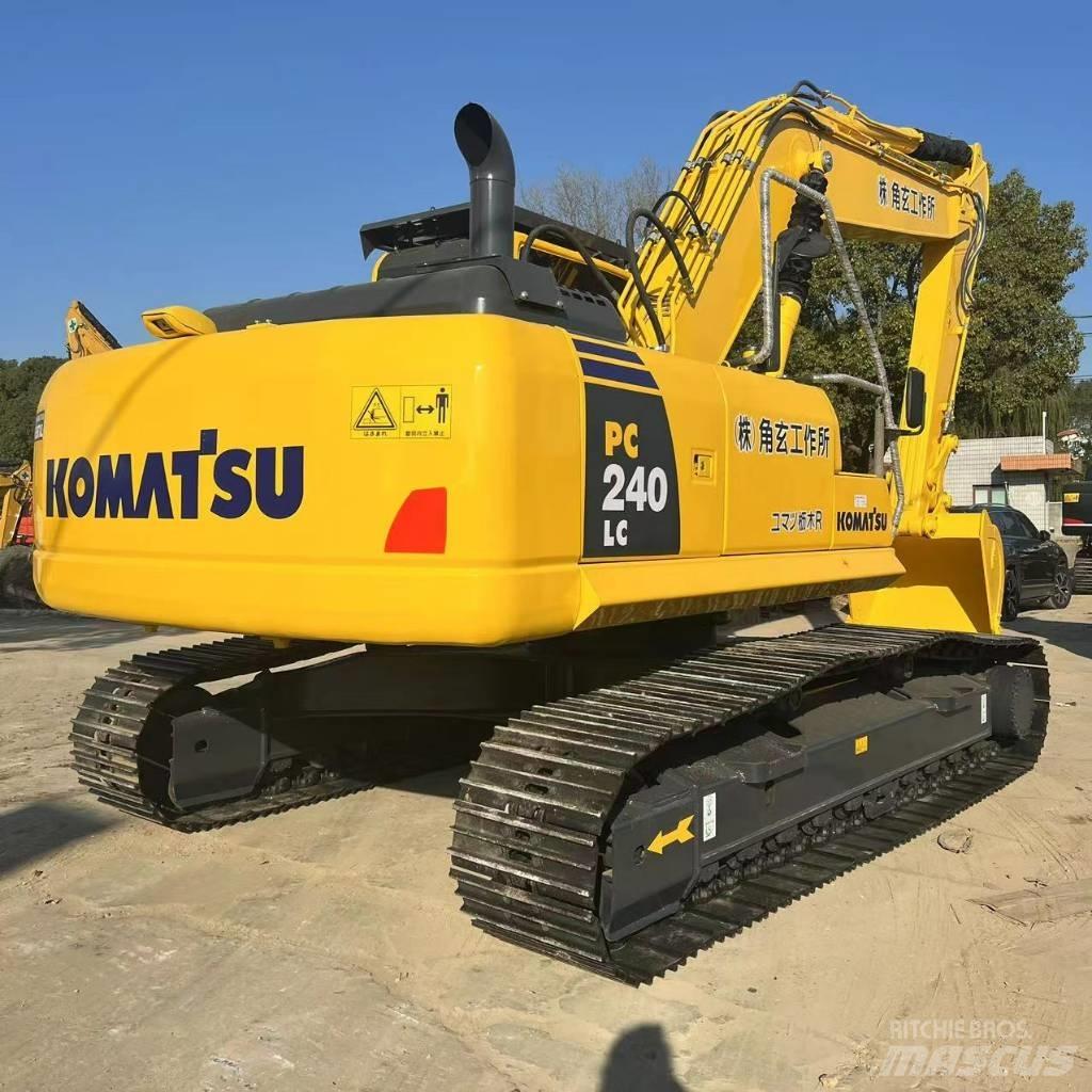 Komatsu PC240LC-8 小型挖掘机