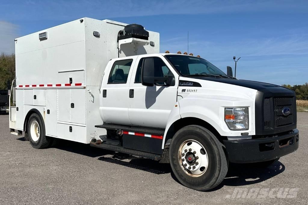 Ford F 750 SD 皮卡车