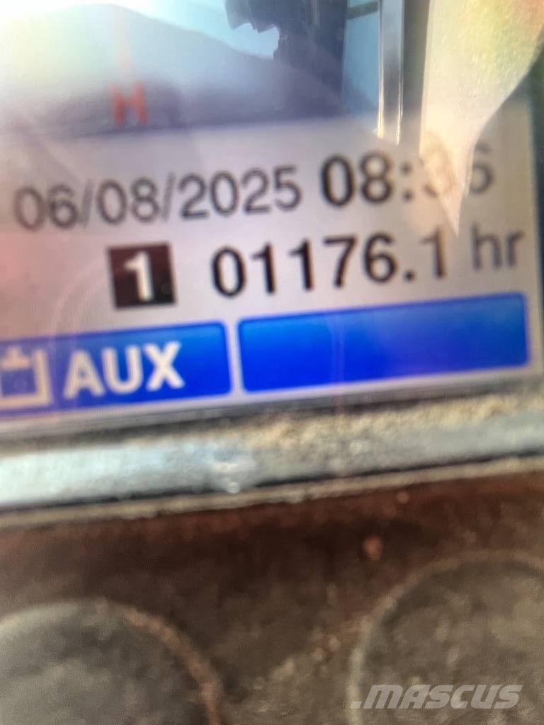 Takeuchi TB 235 小型挖掘机