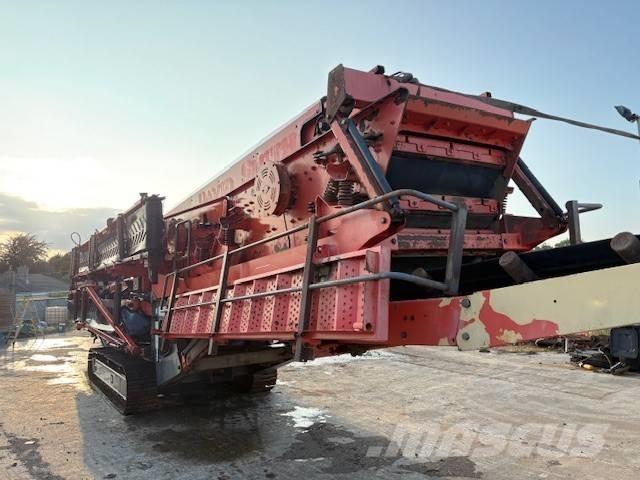 Sandvik QA450 移动式筛分机